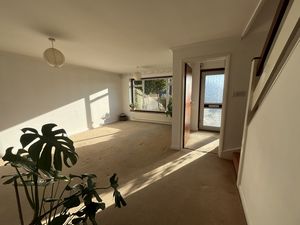 Photo 11- click for photo gallery